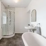 5 Bed In Richmond Oc-81457