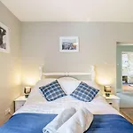 5 Bed In Richmond Oc-81457