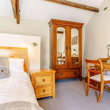 5 Bed In Richmond Oc-81457 Ferienhaus