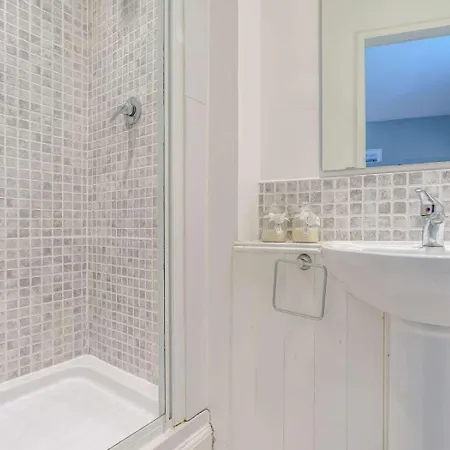5 Bed In Richmond Oc-81457 *