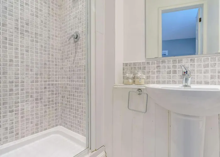 5 Bed In Richmond Oc-81457 *